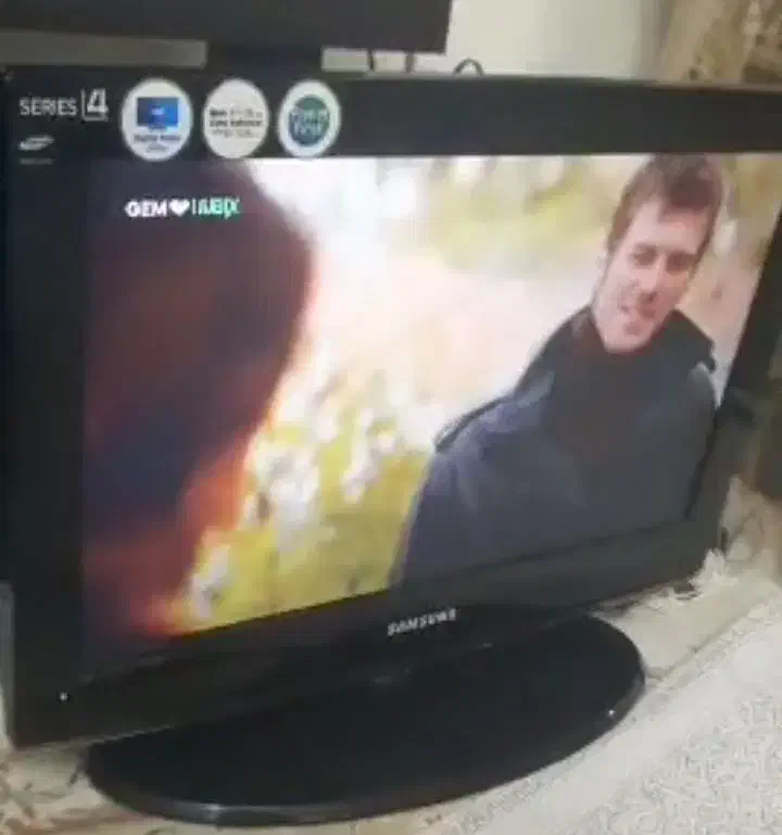 ال سی دی سامسونگ ۲۲ اصل کره با جعبه و کنترل و hdmi|تلویزیون و پروژکتور|تهران, دردشت|دیوار