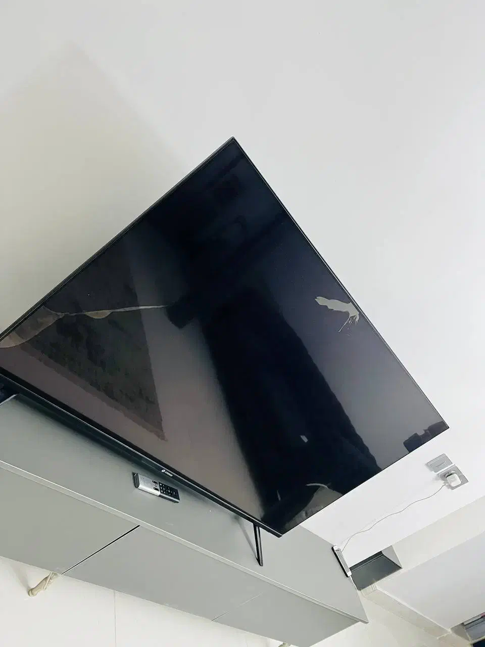 تلویزیون اسنوا 55اینچ صفحششکسته|تلویزیون و پروژکتور|کرمانشاه, |دیوار