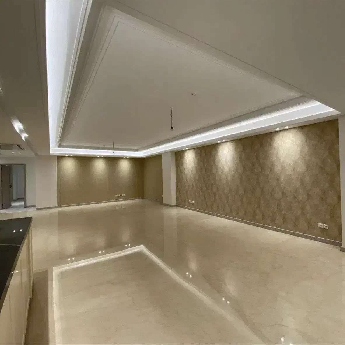 ۱۵۰متر۳خ۲پارکینگ نوساز فول سعادت اباد بلوار۲۴متری