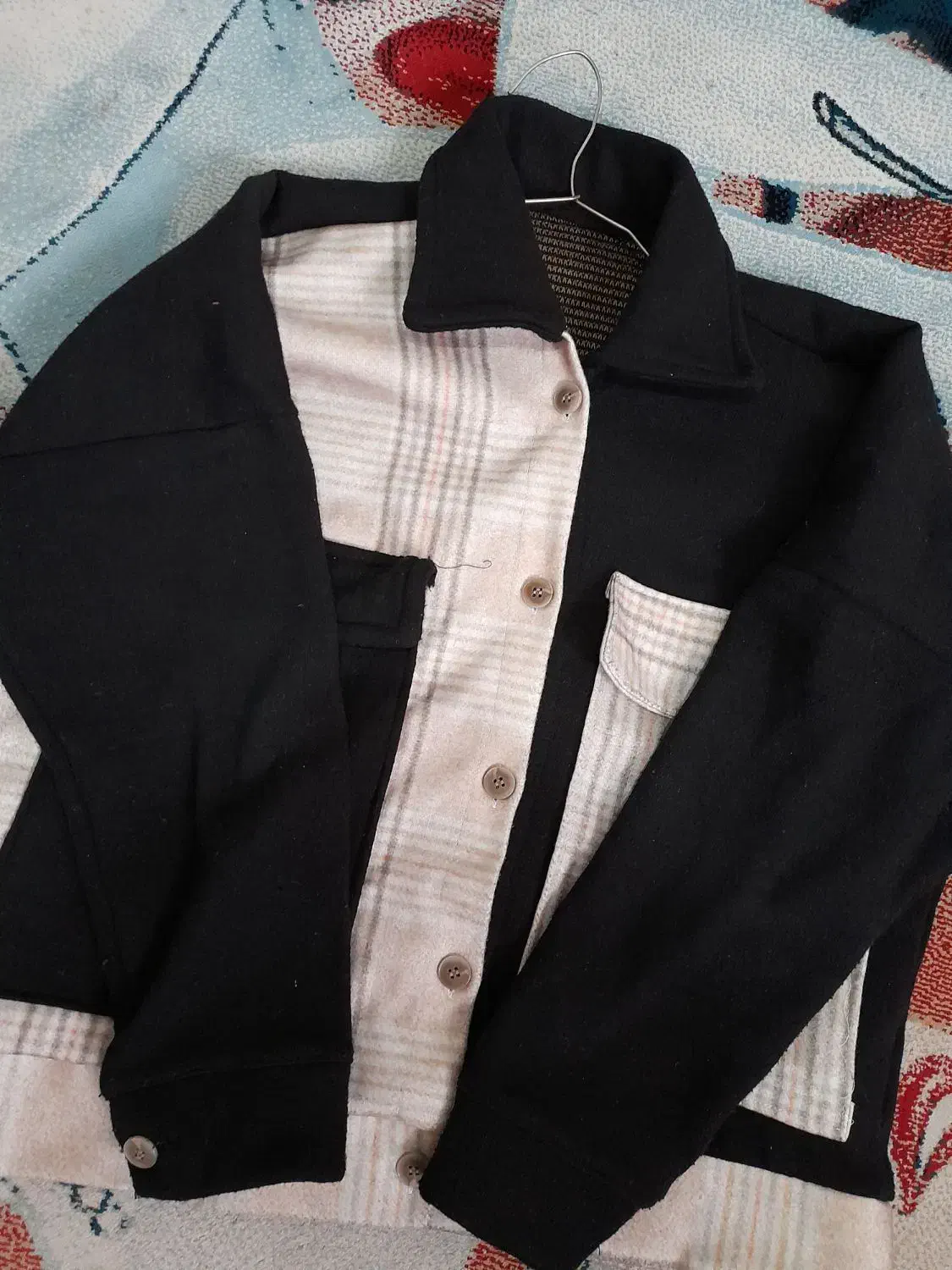 تعدادی مانتو پالتو شومیز کتونی کیف و..|لباس|کرج, خرمدشت|دیوار