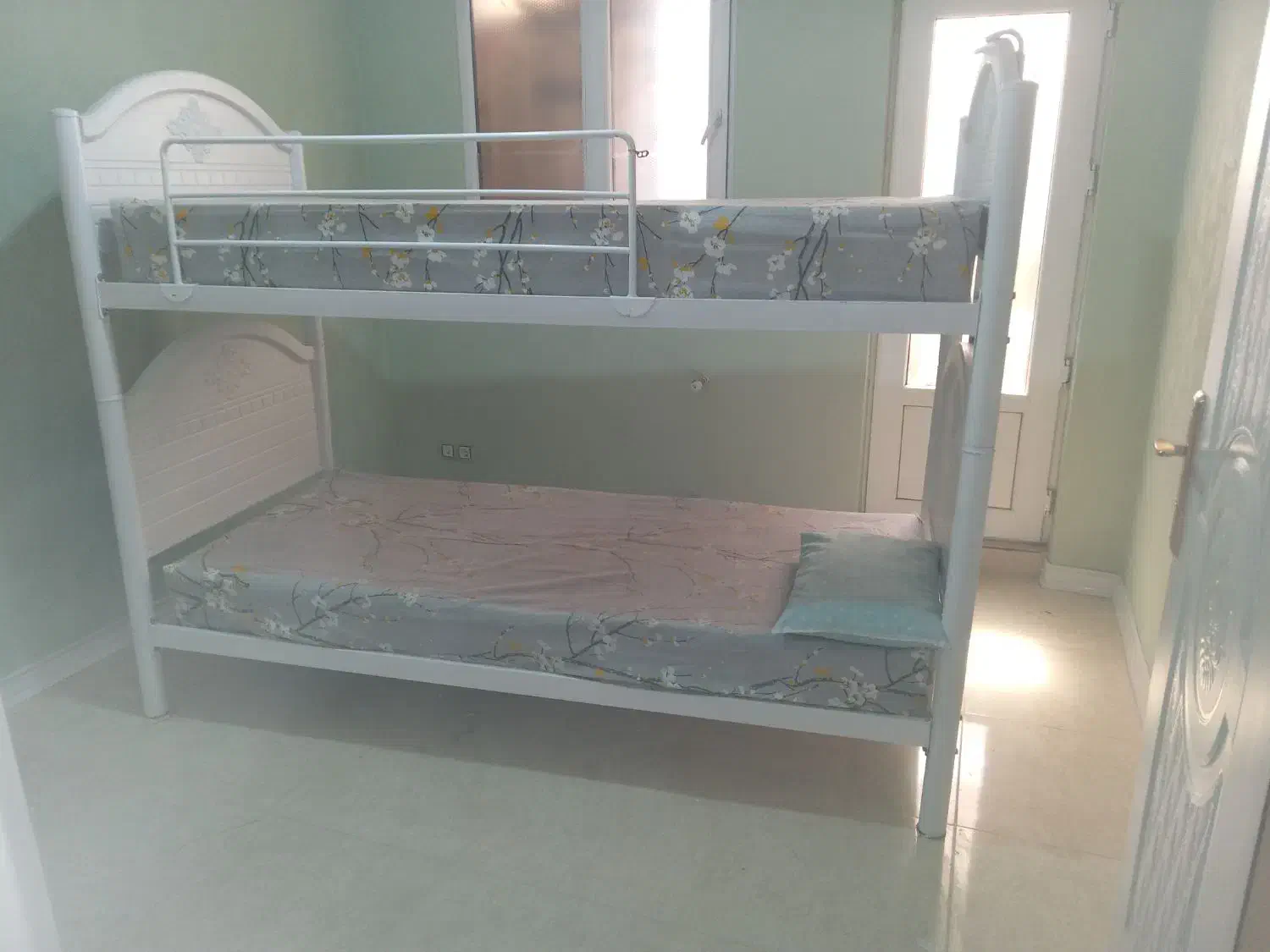 تختخواب دو طبقه|تخت و سرویس خواب|اراک, |دیوار