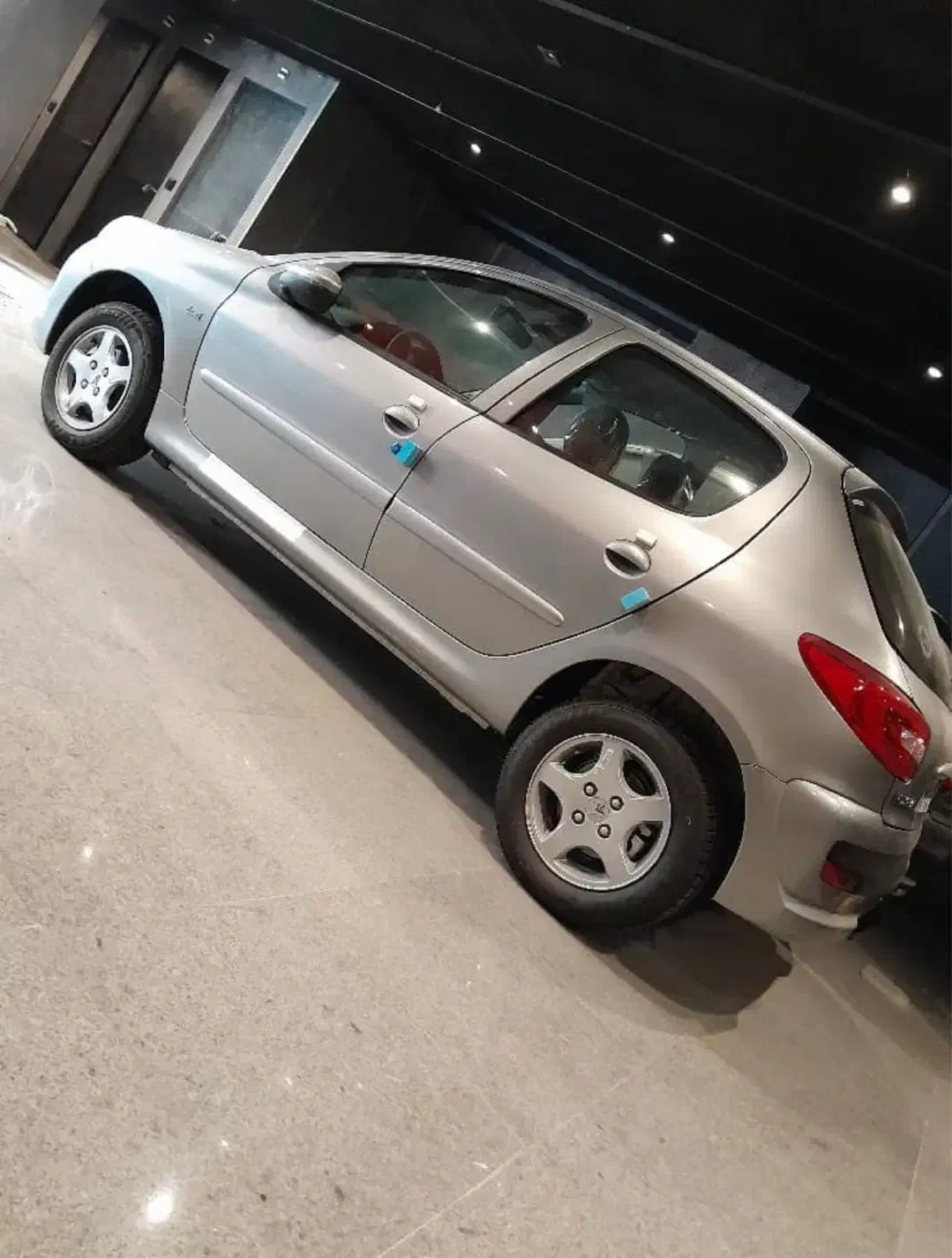 پژو ۲۰۷ اتوماتیک سقف فلز، TU5 ارتقاءیافته و SBR|خودرو سواری و وانت|تهران, تهرانپارس غربی|دیوار