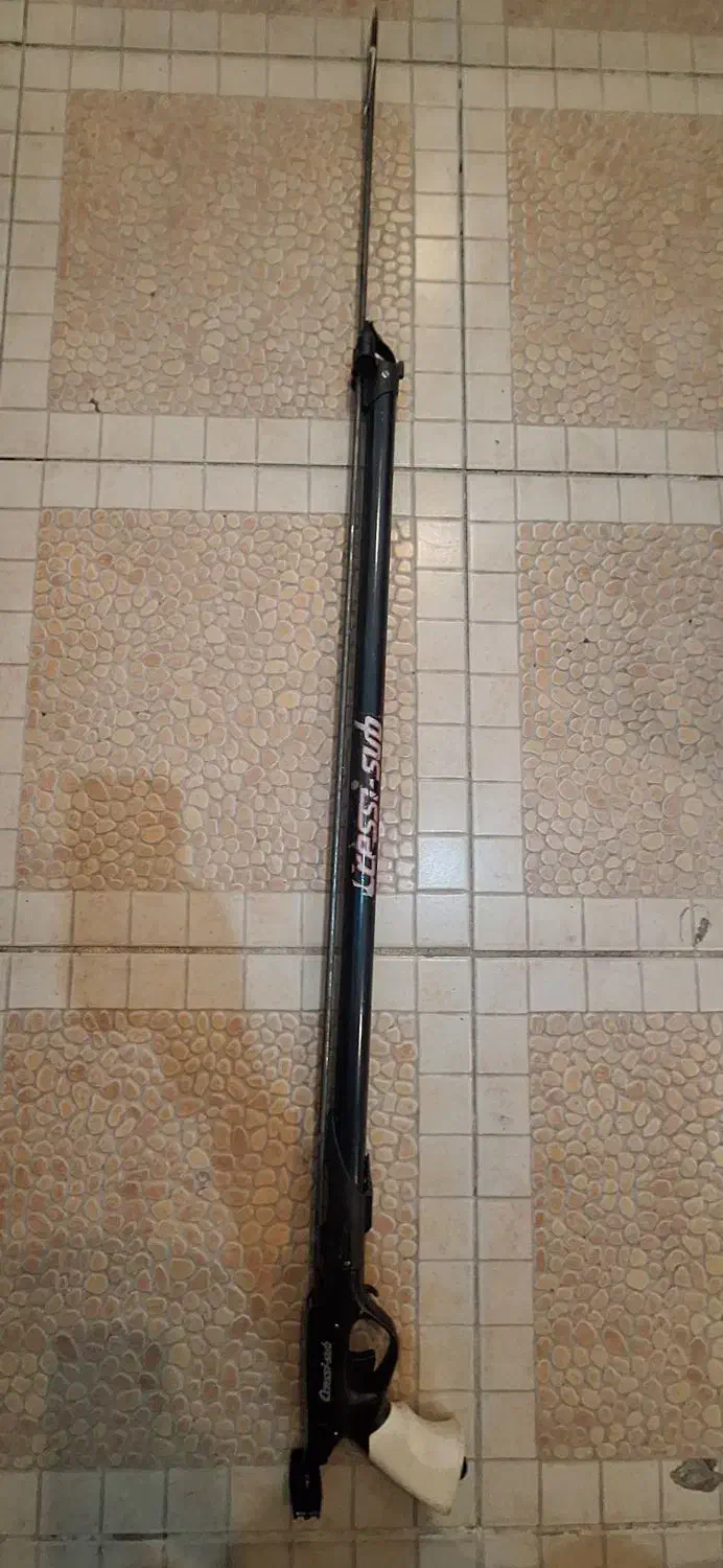 تفنگ شکار ماهی|ماهیگیری|کیش, |دیوار