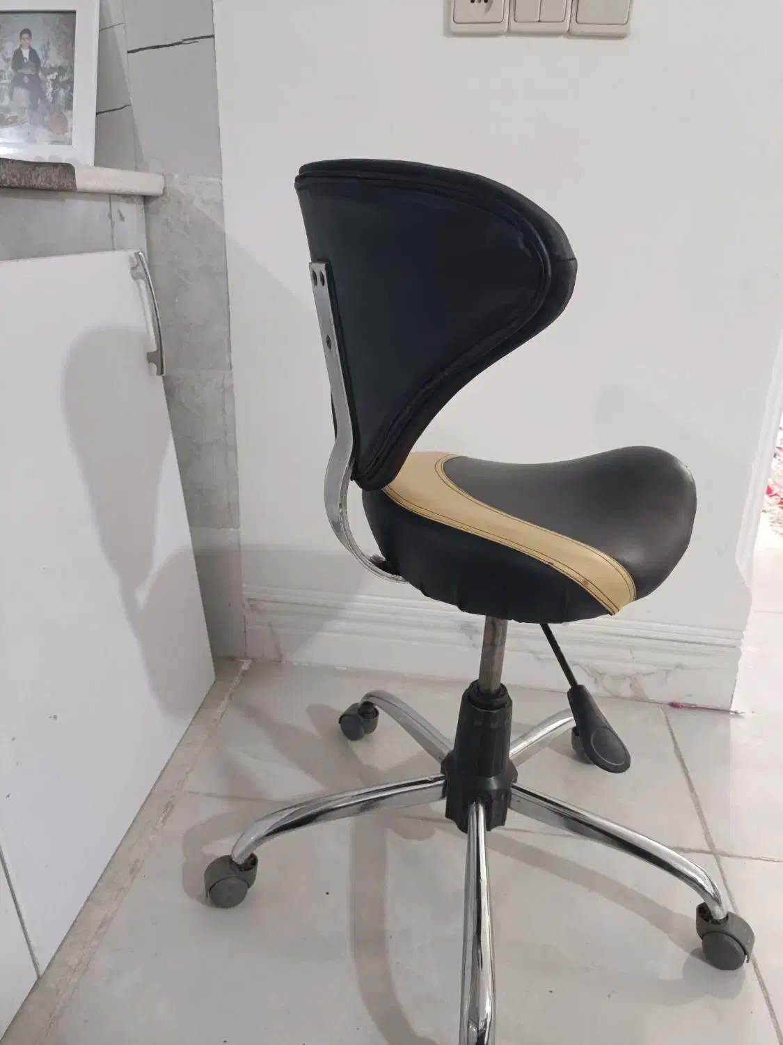 صندلی|صندلی و نیمکت|شیراز, سعدیه جنوبی|دیوار