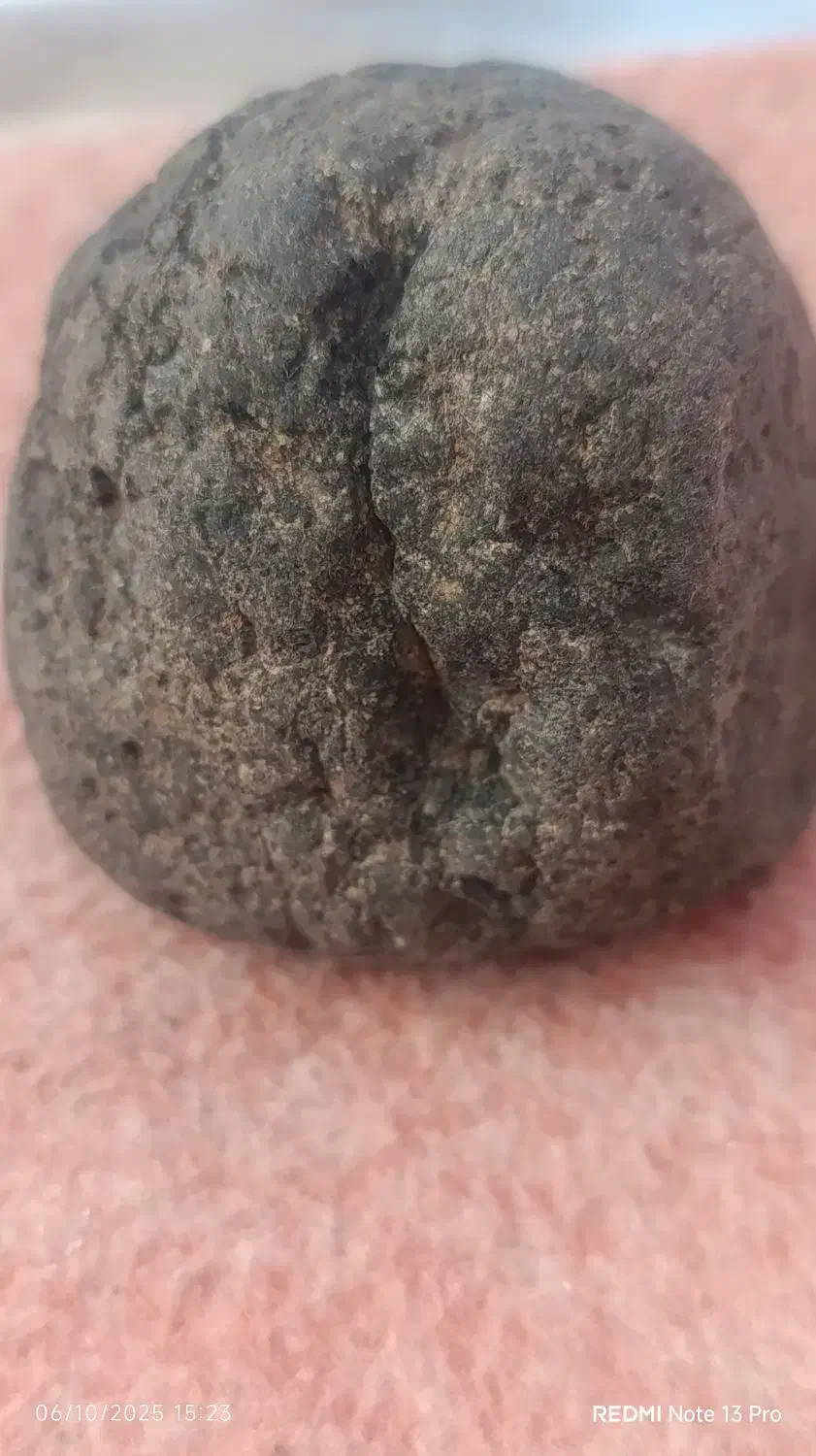 شهاب سنگ.|کلکسیون اشیاء عتیقه|شهریار, شهریار|دیوار