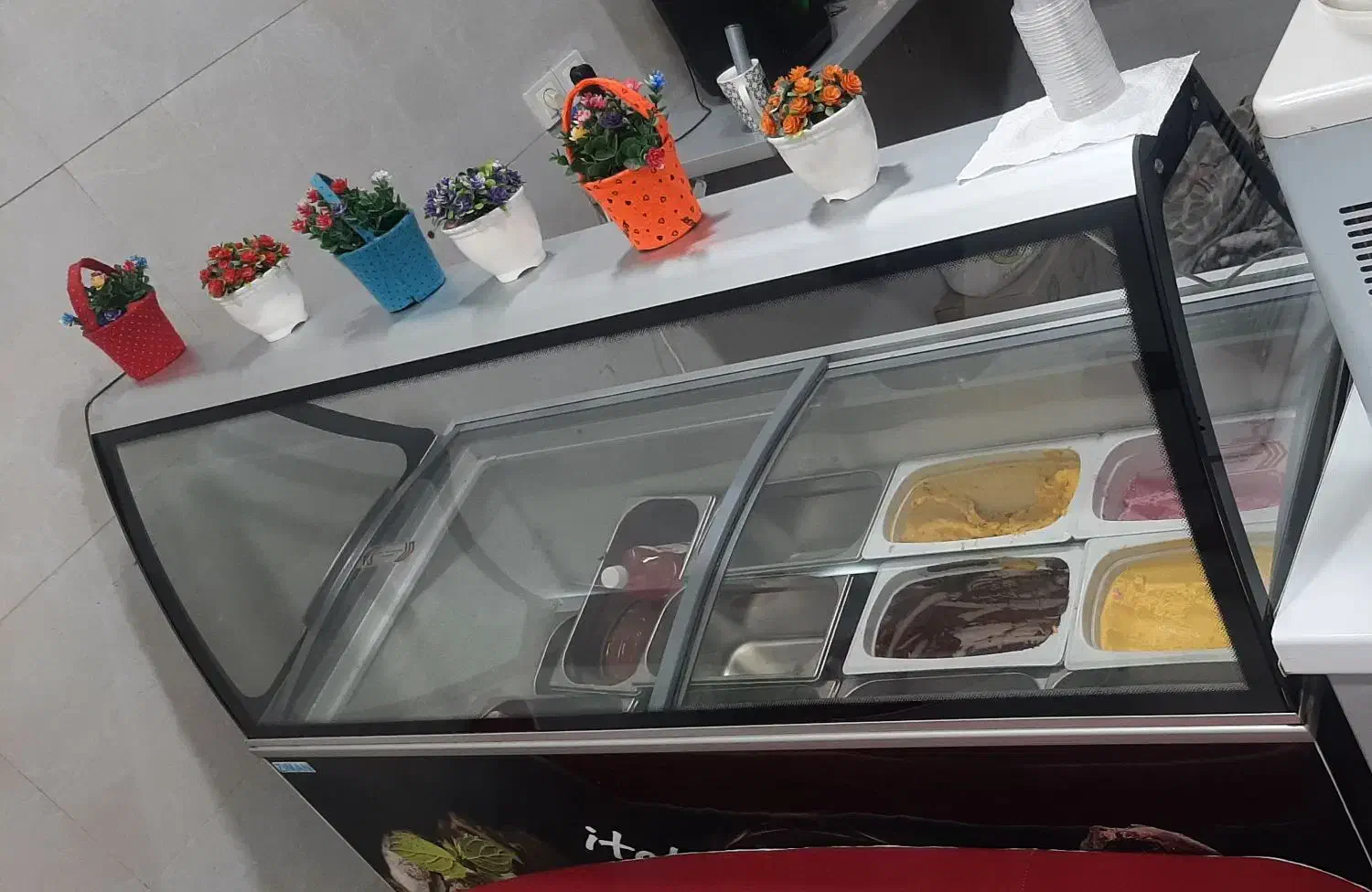 دستگاه بستنی و یخچال کترینگ ۱۲عددی|کافی‌شاپ و رستوران|اندیکا, |دیوار