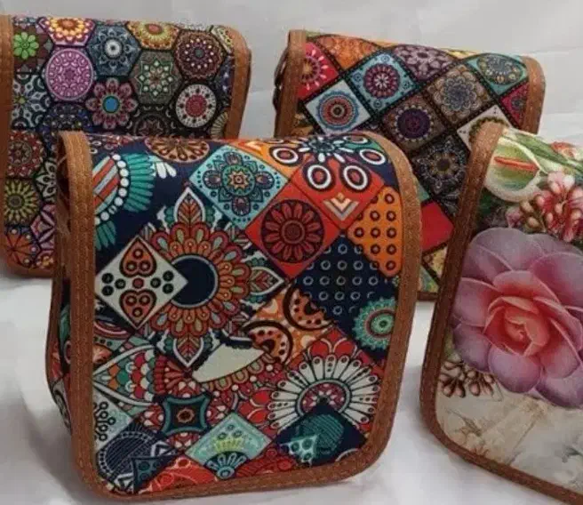 کیف سر دوشی|کیف، کفش، کمربند|اقبالیه, |دیوار