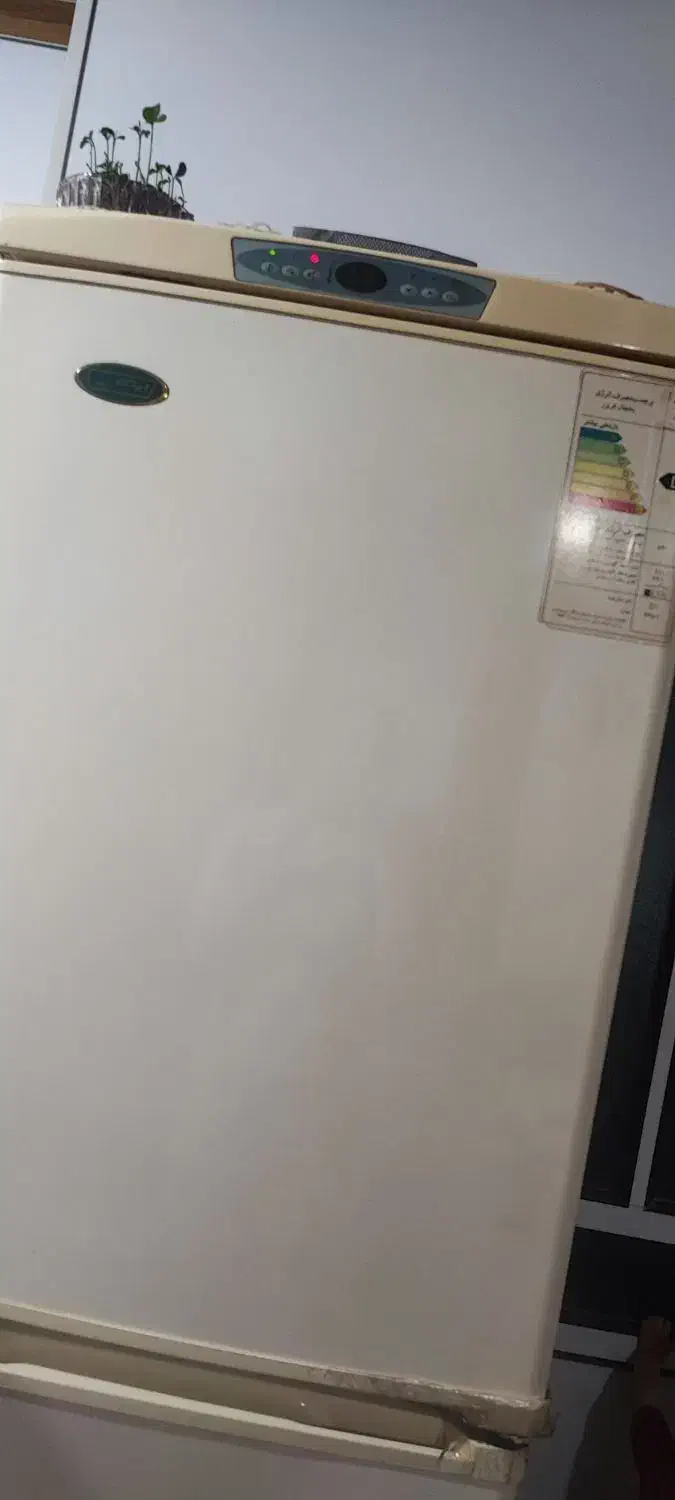 یخچال|یخچال و فریزر|شفت, |دیوار