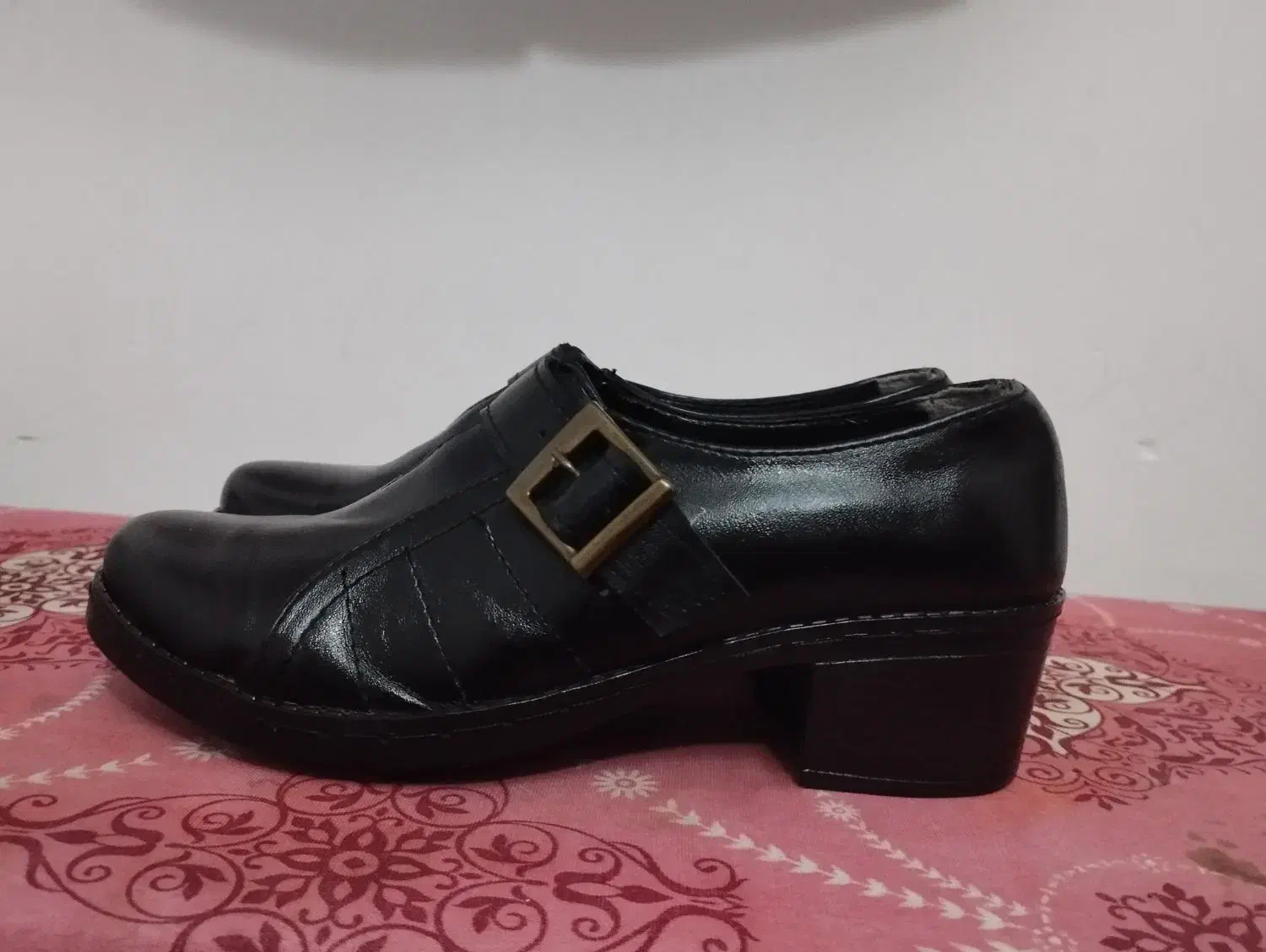 کفش|کیف، کفش، کمربند|شیراز, گویم|دیوار