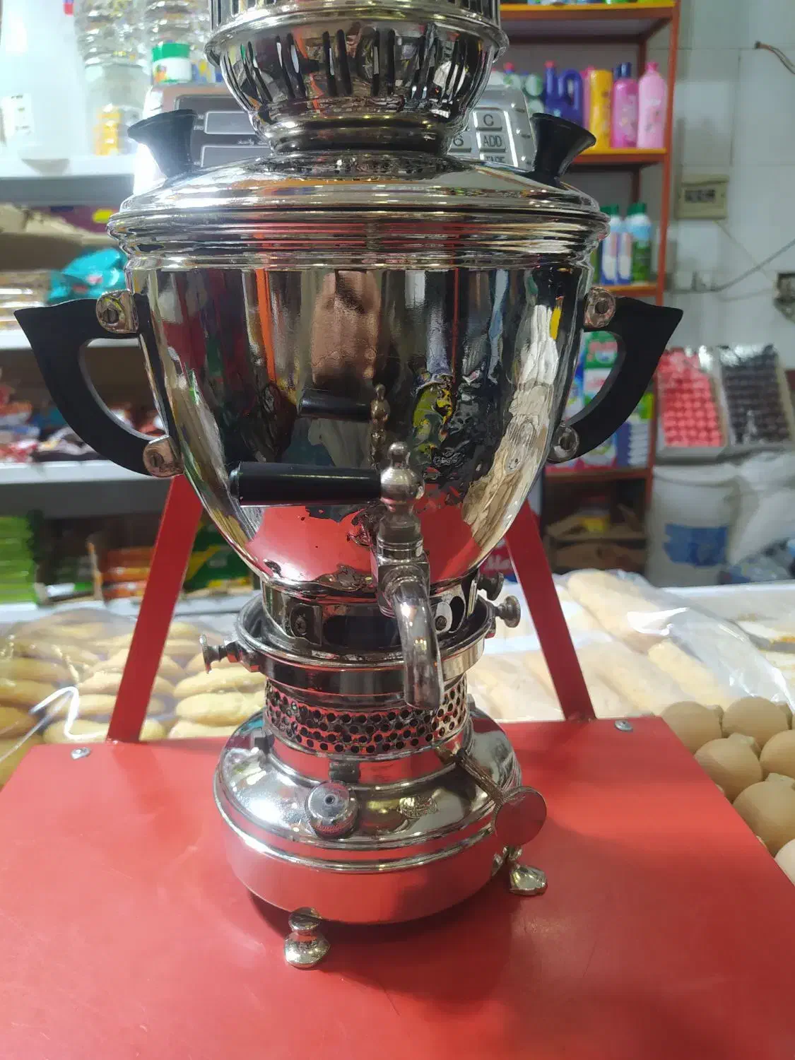 سماور نفتی قدیمی کوچک در حد صفر وکاملا سالم|کلکسیون اشیاء عتیقه|مرند, |دیوار