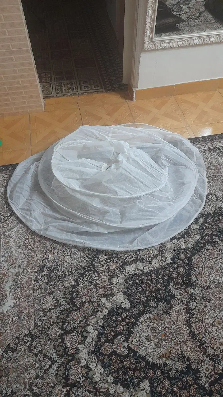 ژتون لباس|لباس|امامزاده عبدالله, |دیوار