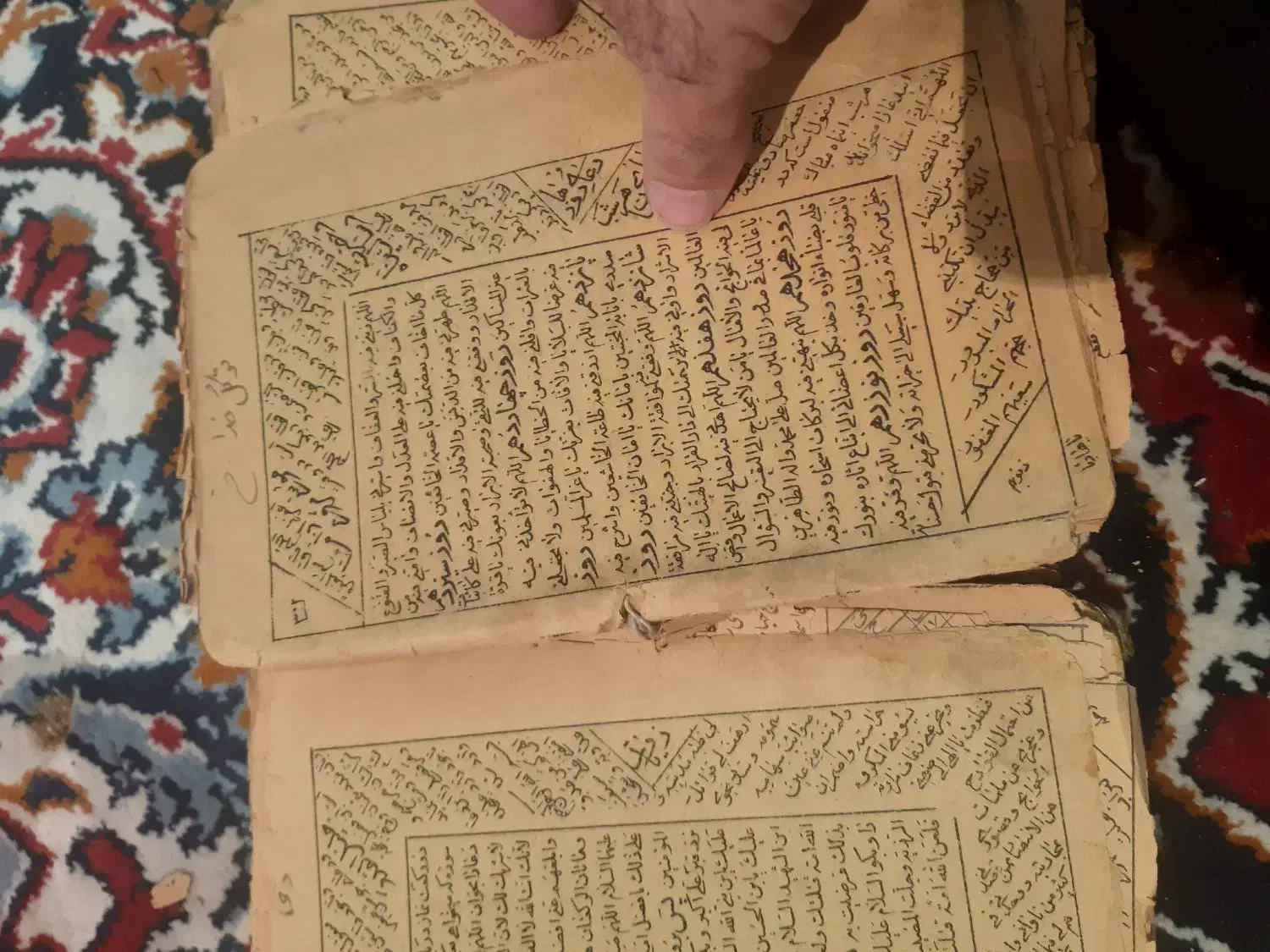 کتاب دعا وگردنی کهنه سنگی|کتاب و مجله مذهبی|فیروزآباد, |دیوار