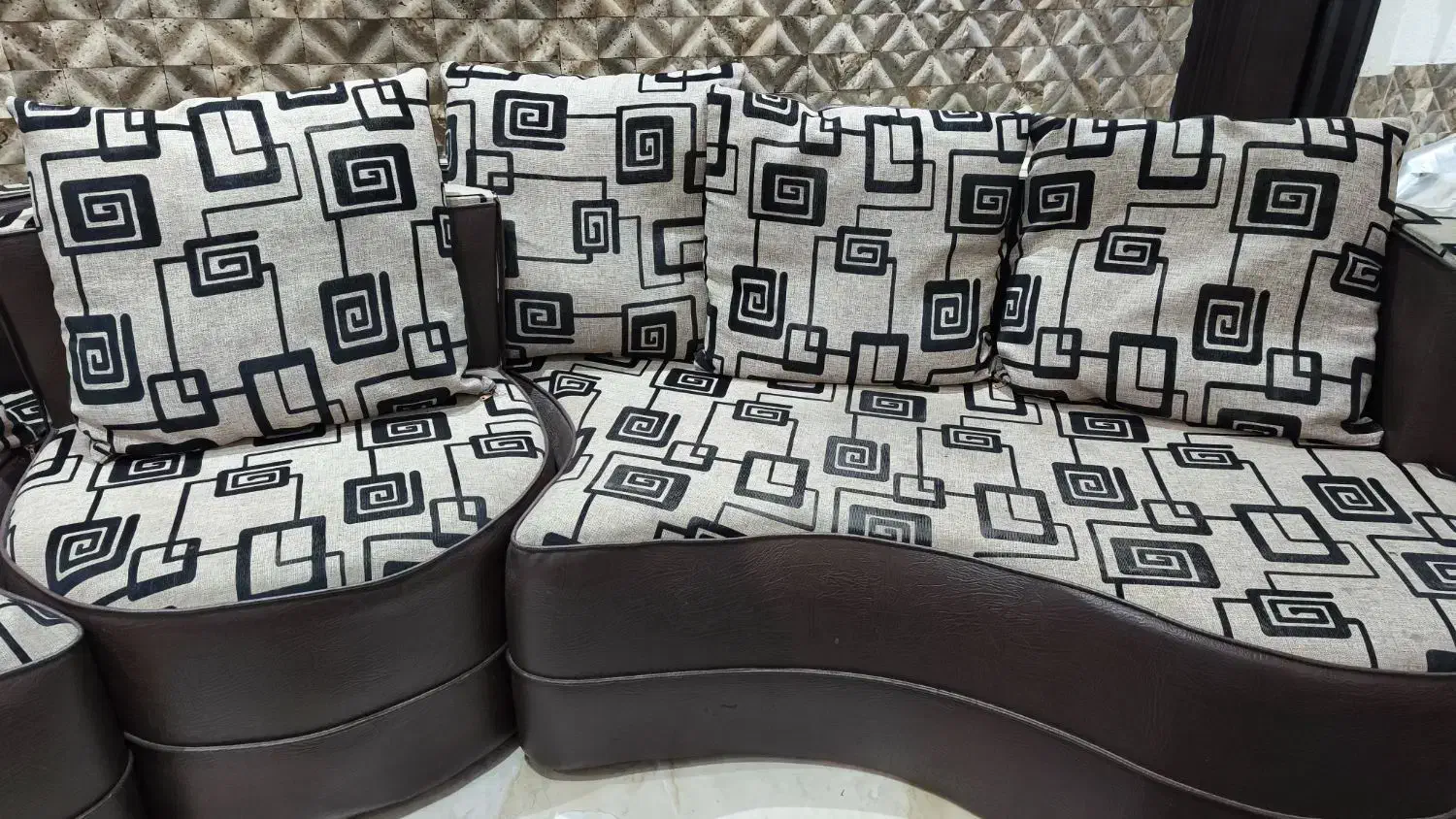 مبل ۵ نفره|مبلمان خانگی و میز عسلی|سرخرود, |دیوار