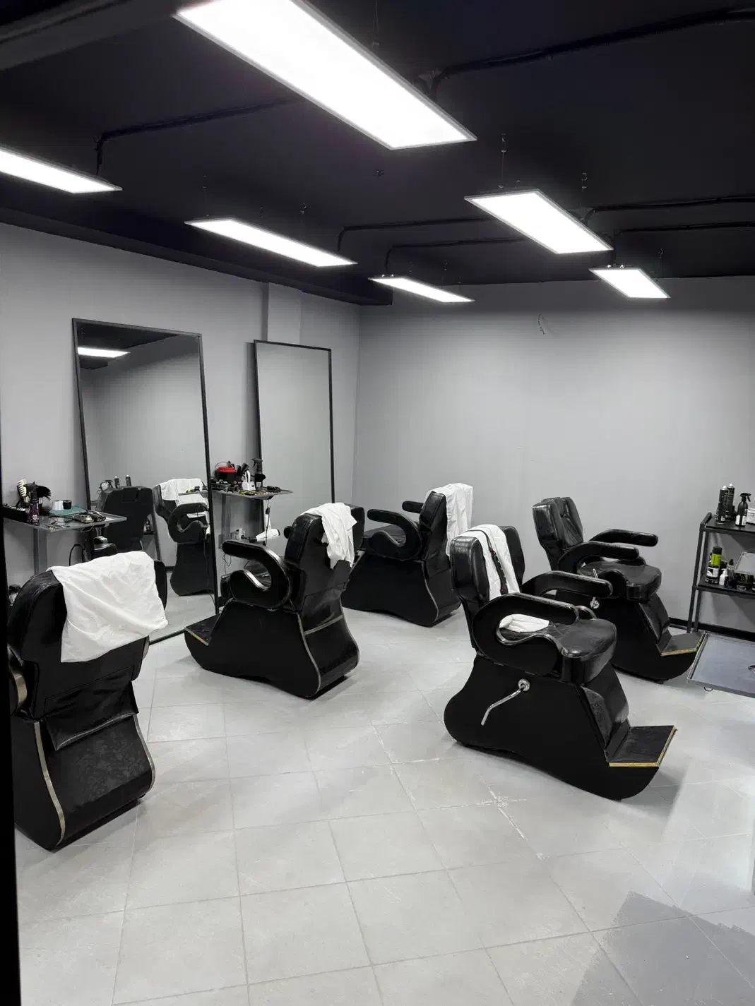صندلی در لاکچری ترین سالن زیبایی آقایان قم|استخدام درمانی، زیبایی، بهداشتی|قم, عمار یاسر|دیوار