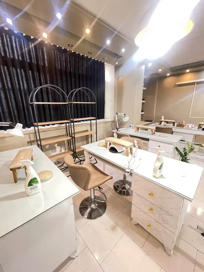 واگذاری سالن زیبایی (ناخن و مژه)|اجارهٔ دفتر کار، اتاق اداری، مطب|اصفهان, باغ زرشک|دیوار