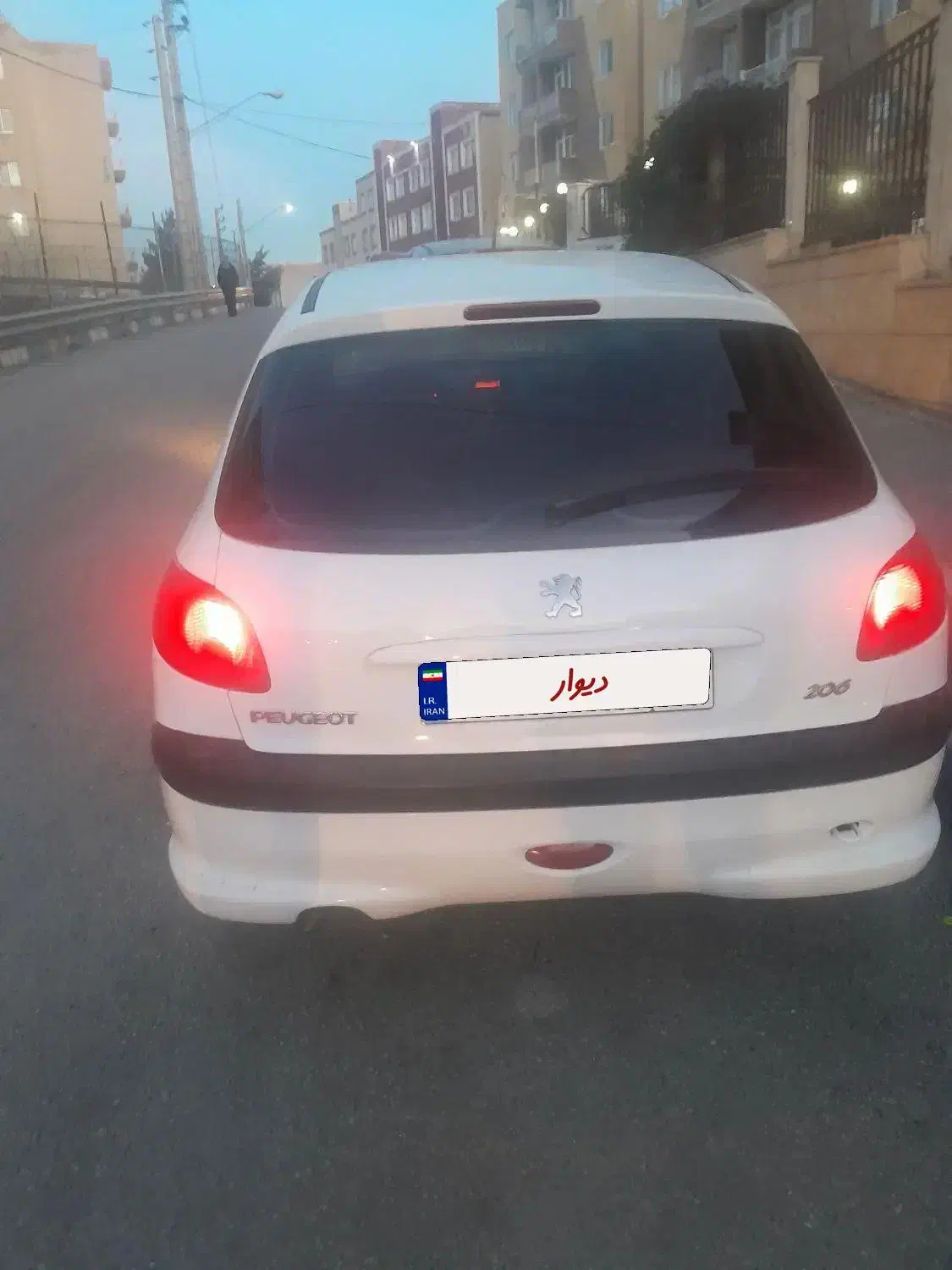 206سفید|خودرو سواری و وانت|تهران, علم و صنعت|دیوار