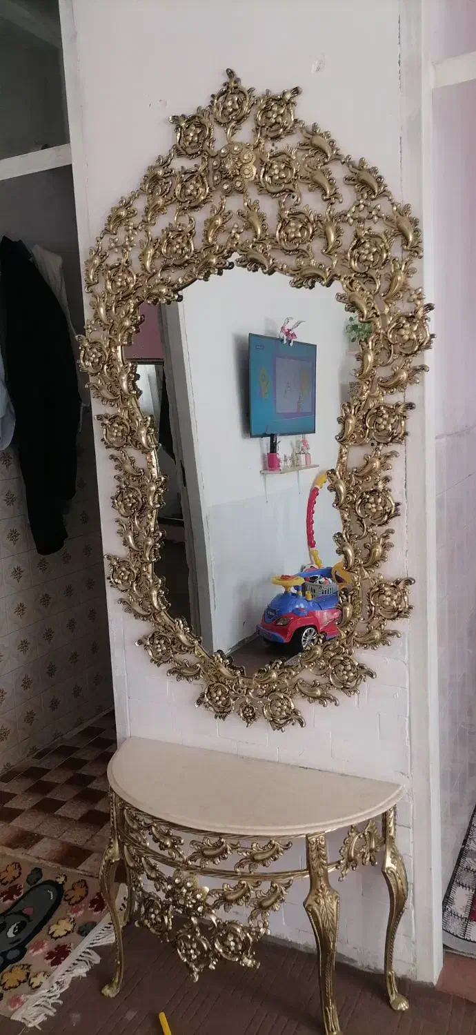 وسیله منزل برنزسنگین.|بوفه، ویترین، کنسول|چرداول, |دیوار