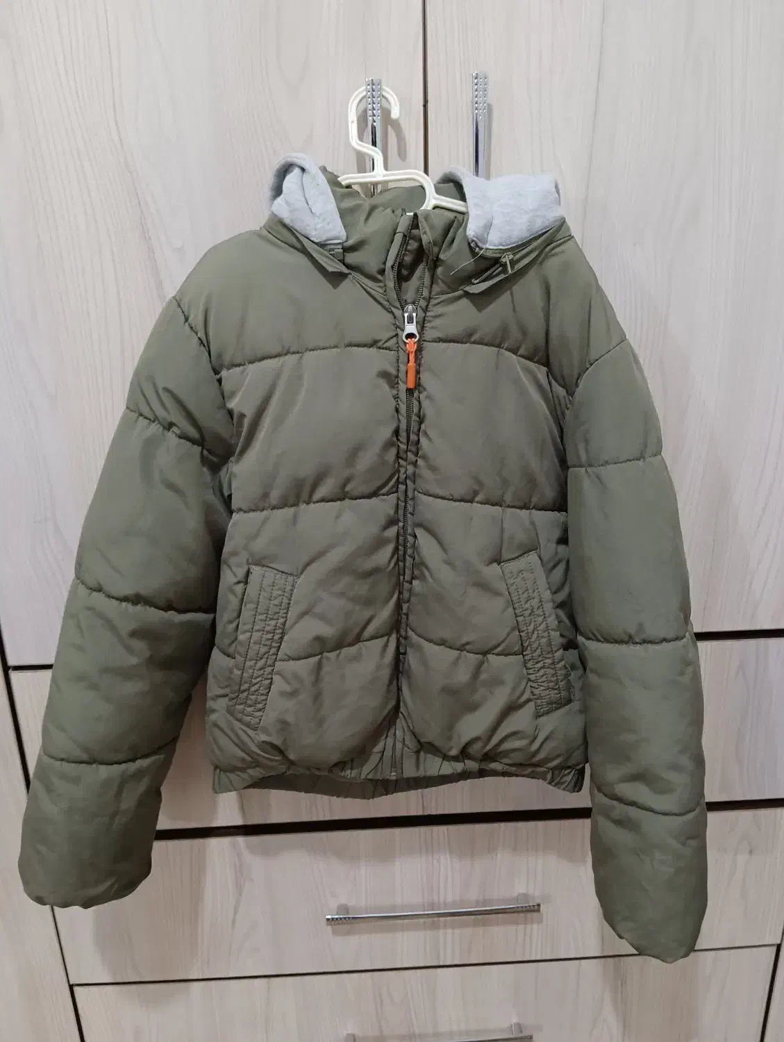 تعدادی کاپشن پسرانه ودخترانه|کفش و لباس بچه|قصرشیرین, |دیوار