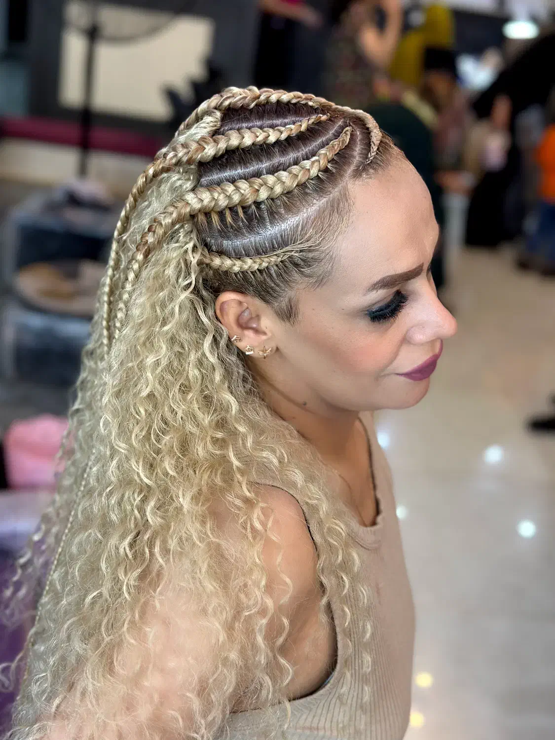 خدمات و آموزش حضوری و آنلاین بافت مو|خدمات آرایشگری و زیبایی|فردیس, فردیس|دیوار