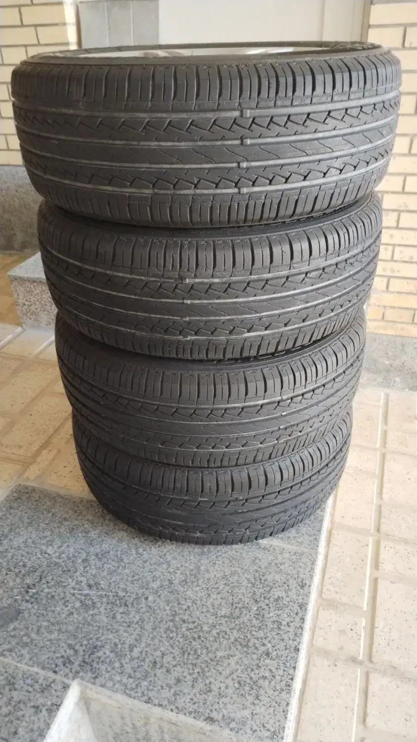 چهار حلقه لاستیک چینی در حد نو با رینگ|قطعات یدکی و لوازم جانبی|زرین دشت (فارس), |دیوار