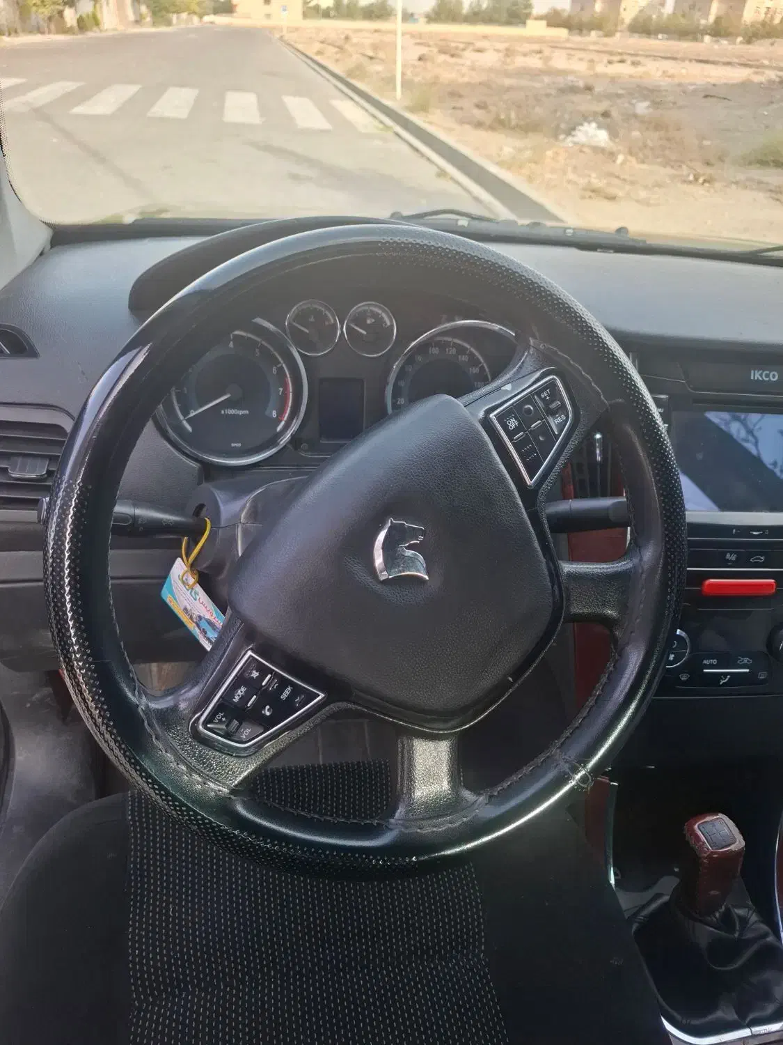 دنا پلاس مدل 97 سانروف دار تمیز کارمندی|خودرو سواری و وانت|مشهد, آزادشهر|دیوار