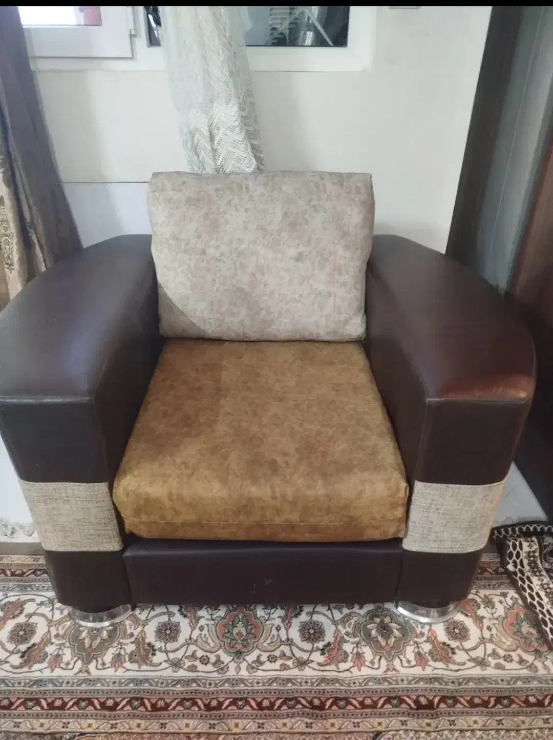 مبل راحتی|مبلمان خانگی و میز عسلی|گلبهار, شهر جدید گلبهار|دیوار