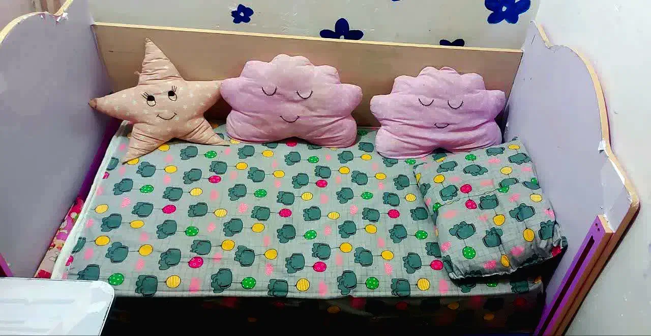 تخت کودک با تشک وکشو برای وسایل کودک تا۱۰سال|تشک تختخواب|زابل, |دیوار