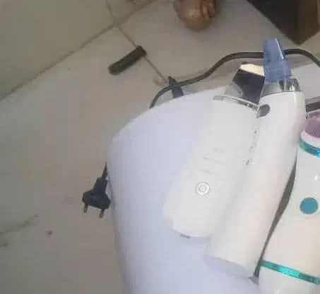 دستگاه پاکسازی|آرایشگاه و سالن‌های زیبایی|مریوان, |دیوار