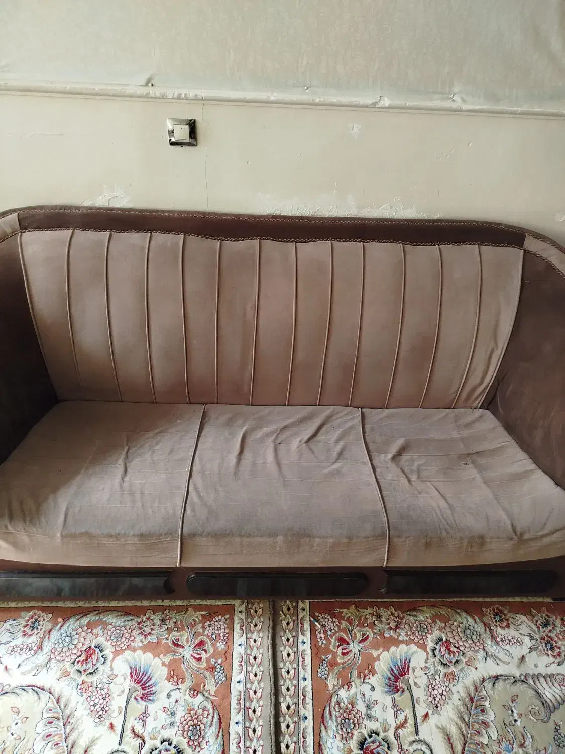 مبل هفت نفره دوتا تکی یدونه سه نفره یدونه دونفره|مبلمان خانگی و میز عسلی|الیگودرز, |دیوار