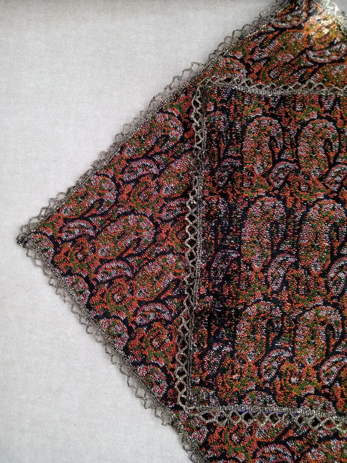 ترمه های قدیمی|کلکسیون اشیاء عتیقه|صدرا-فارس, فاز ۱|دیوار