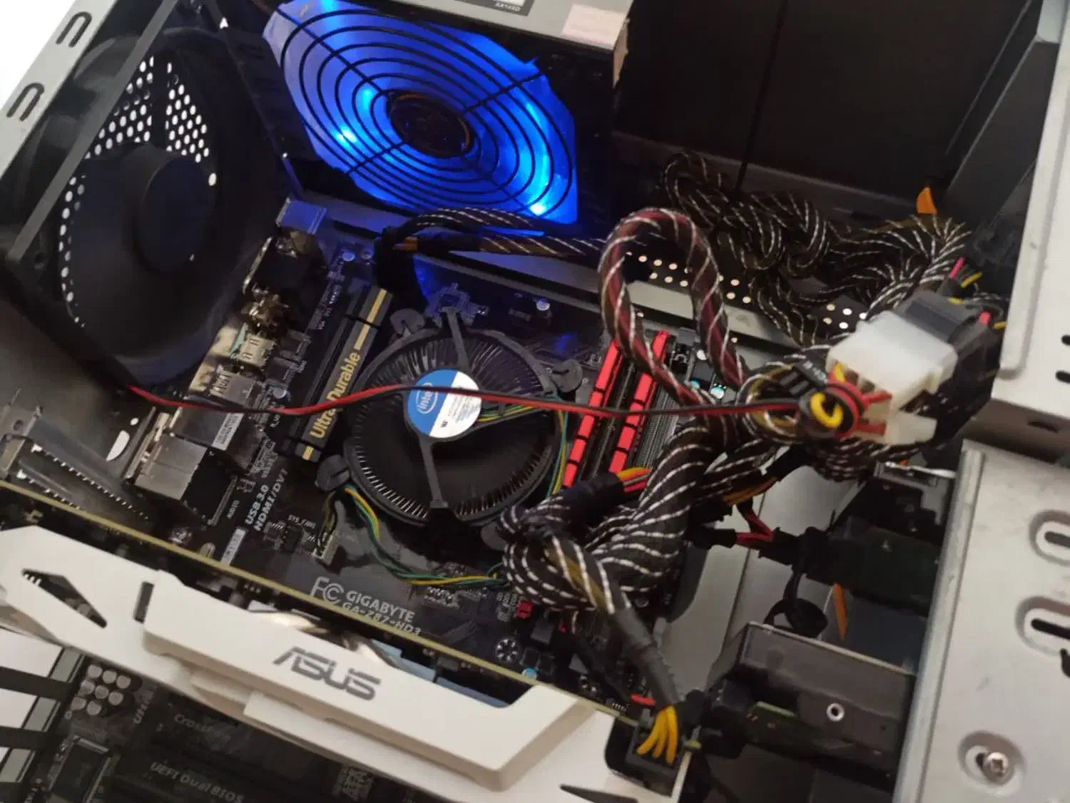 کیس کامپیوتر مناسب گیم و طراحی|رایانه رومیزی|قم, دورشهر|دیوار