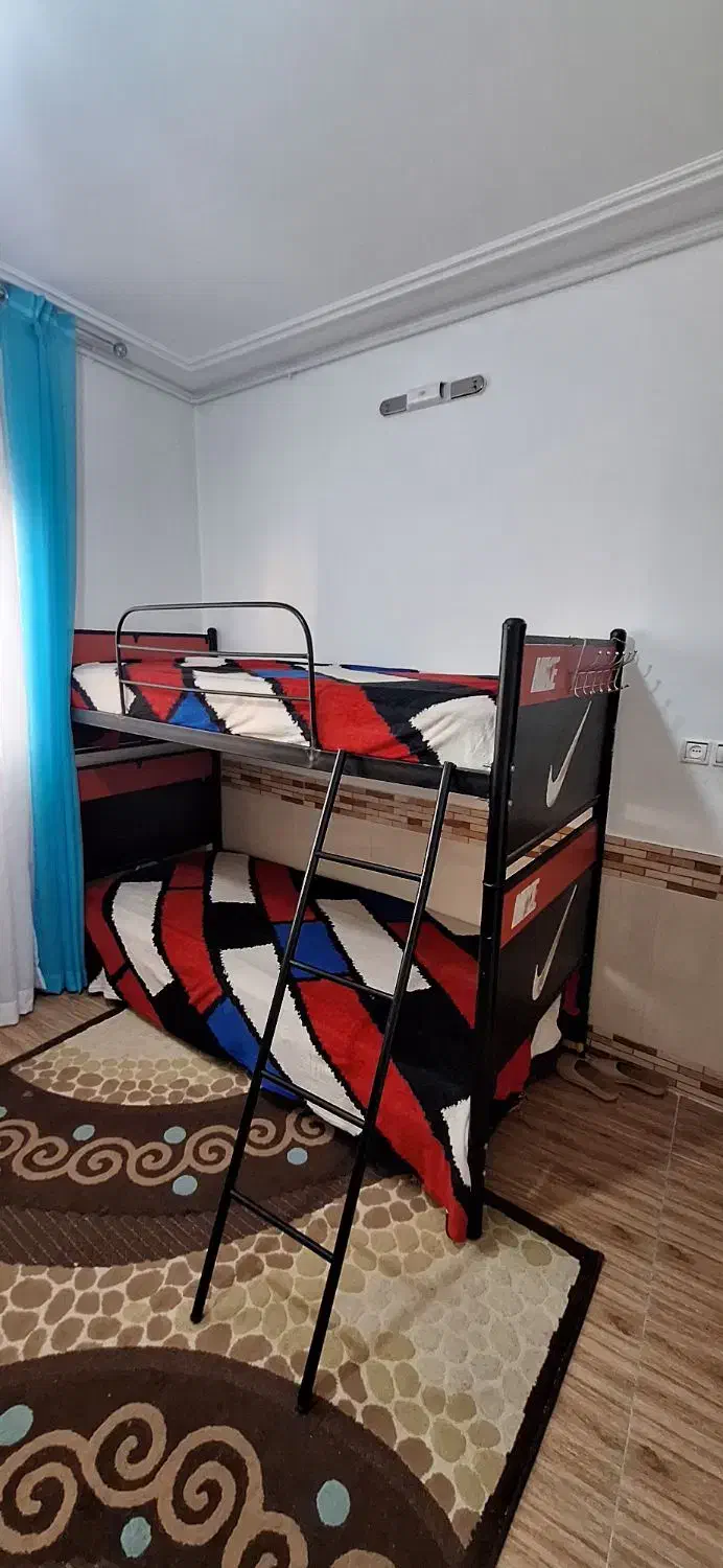 تخت دو طبقه ی نوجوان به همراه تشک سالم|تخت و سرویس خواب|خمین, |دیوار