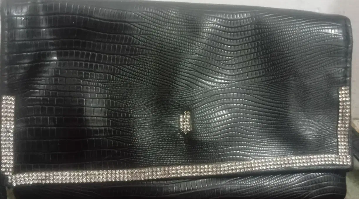 کیف دوشی|کیف، کفش، کمربند|دورود, |دیوار