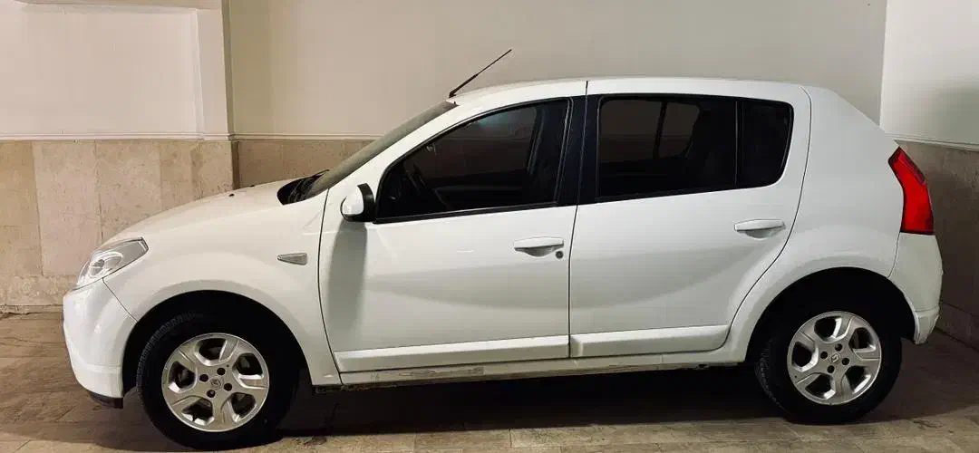 ساندرو مدل ۹۵|خودرو سواری و وانت|تهران, اختیاریه|دیوار