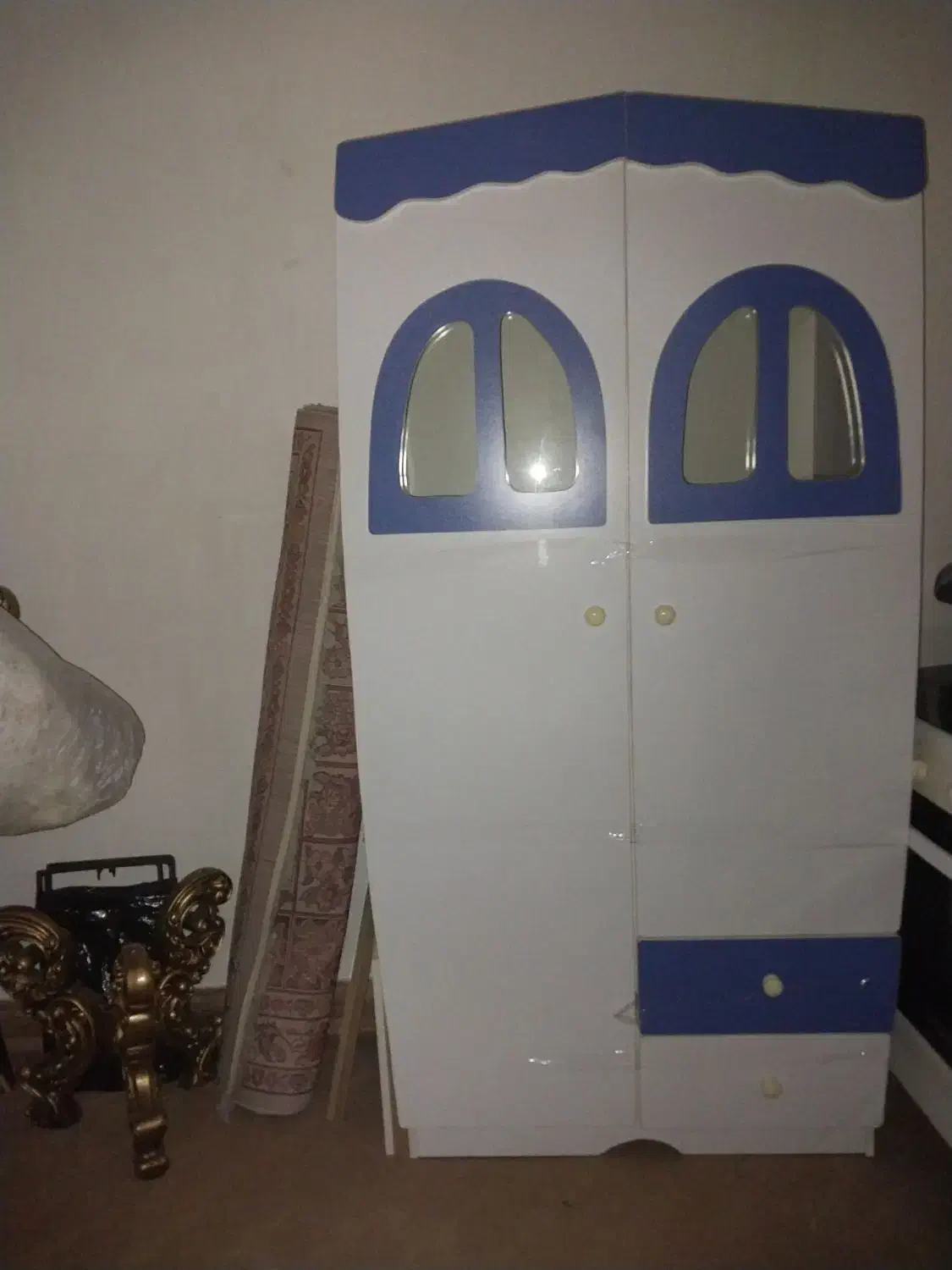 تخت نوجوان با کمدوبوفه|تخت و سرویس خواب|میانه, |دیوار