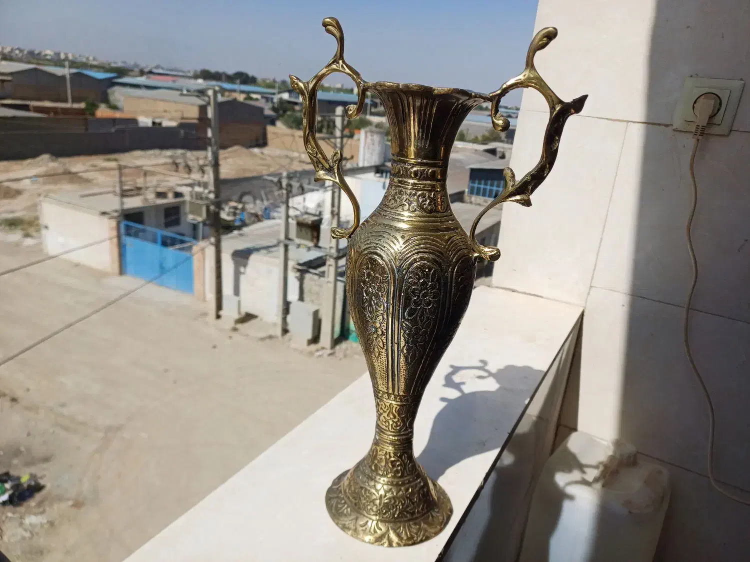 گلدان برنجی سنگین|کلکسیون اشیاء عتیقه|شهریار, شهریار|دیوار