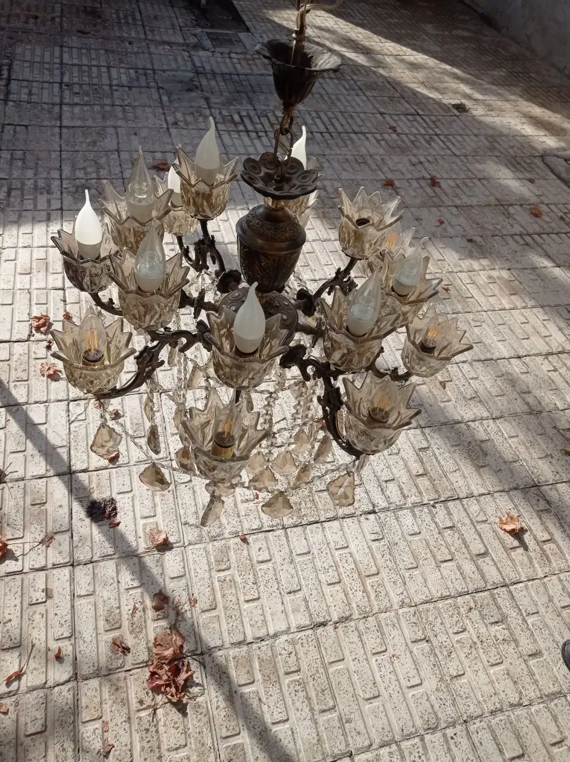 لوستر برنج ۸شاخه ۱۶رشته.کاملا سالم|لوستر و چراغ آویز|هشتگرد, شهرک ریحانه|دیوار