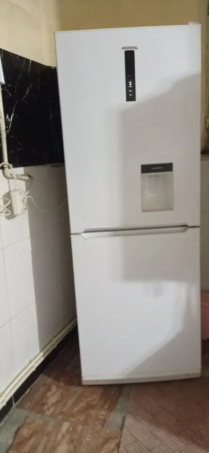 وسایل جهیزیه هس بنا ب دلایلی مجبور ب فروشم|یخچال و فریزر|پارسآباد, |دیوار