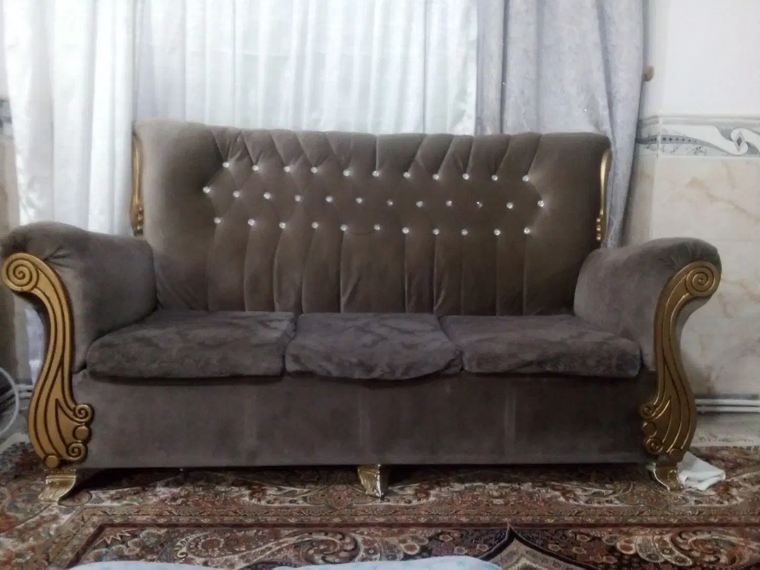 یک دست مبل راحتی|مبلمان خانگی و میز عسلی|سمنان, |دیوار