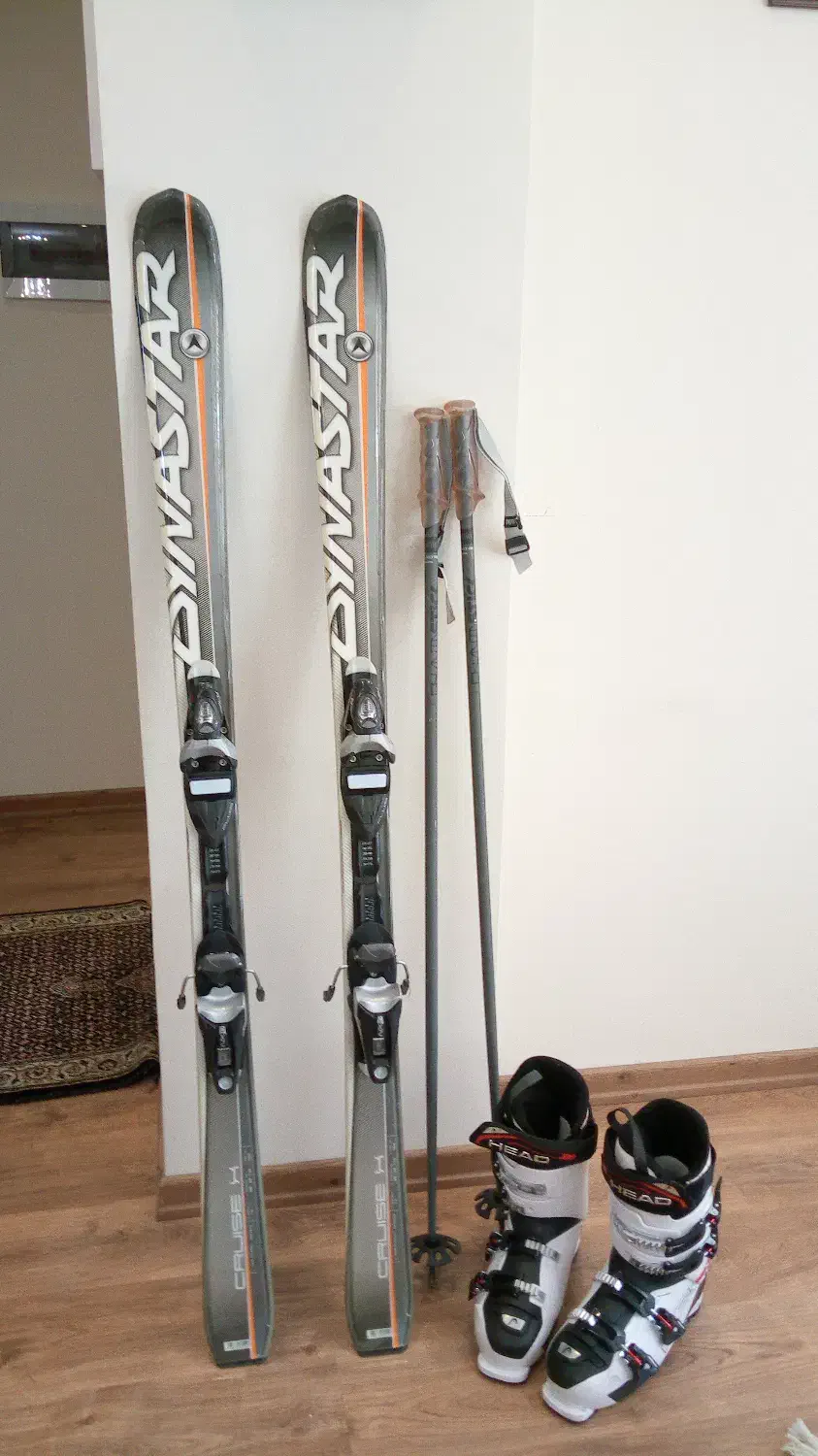 چوب و کفش اسکی در حد نو|ورزشهای زمستانی|تبریز, |دیوار