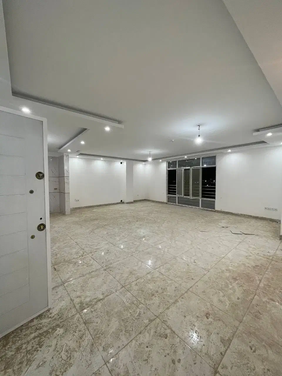 ۱۰۵ متر کلید نخورده/حدیق|فروش آپارتمان|زرندیه, |دیوار