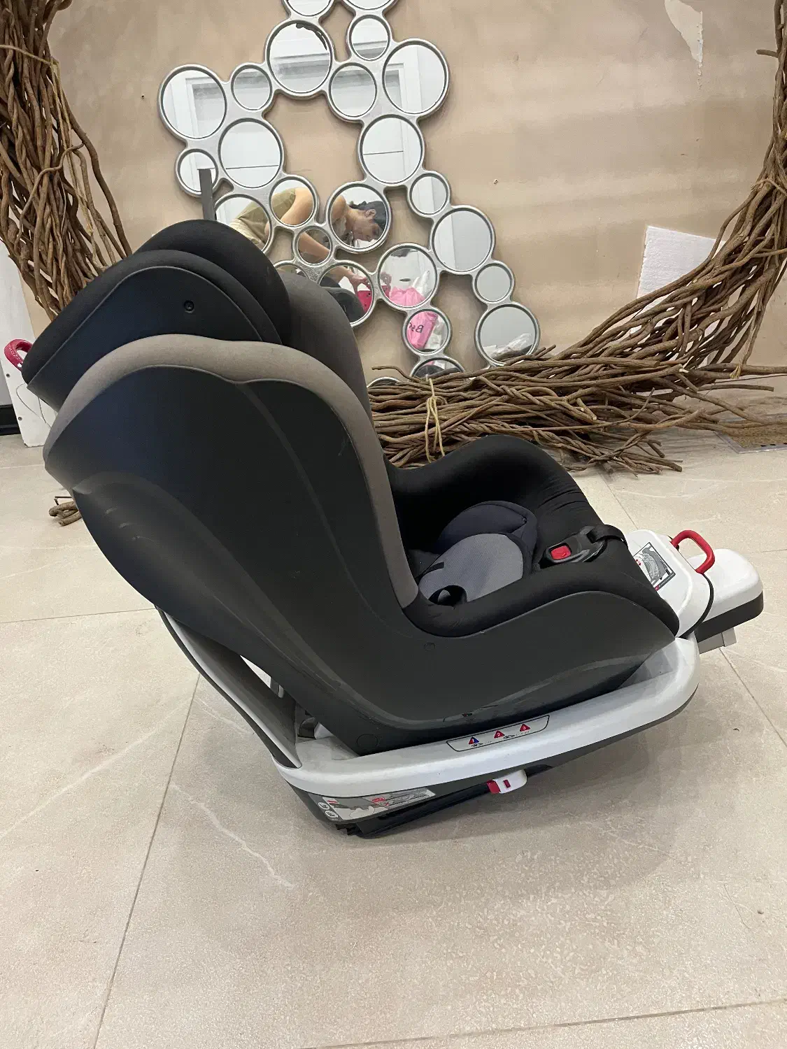 صندلی ماشین استفاده نشده برند فیکشن|تخت و صندلی بچه|رشت, دیلمان|دیوار