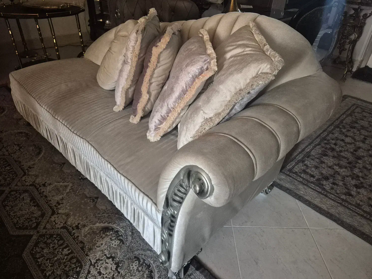 فروش مبل شزلون۳نفره|مبلمان خانگی و میز عسلی|شیراز, دکتر حسابی|دیوار