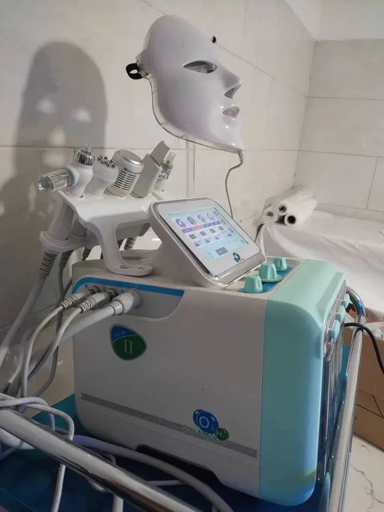 دستگاه هیدرافیشیال،پاکسازی پوست|آرایشگاه و سالن‌های زیبایی|آبگرم, |دیوار