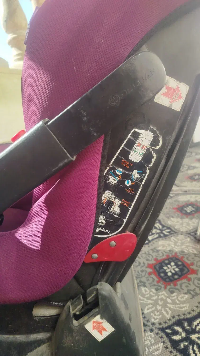 صندلی ماشین دلیجان|تخت و صندلی بچه|مشهد, مصلی (کارمندان اول)|دیوار