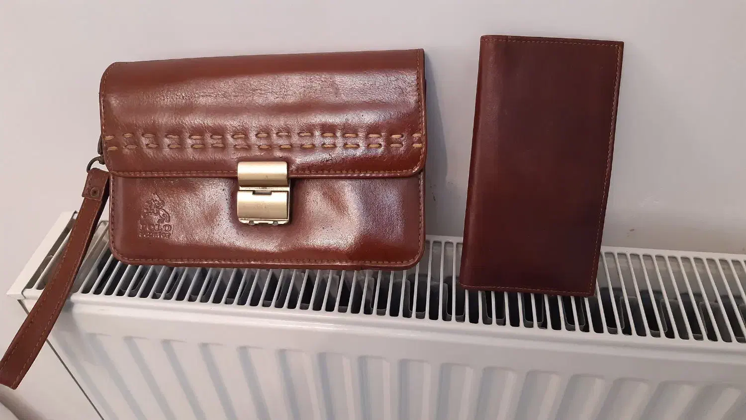 کیف دستی چرم پلو بهمراه یک کیف پول|کیف، کفش، کمربند|رشت, پیرکلاچای|دیوار