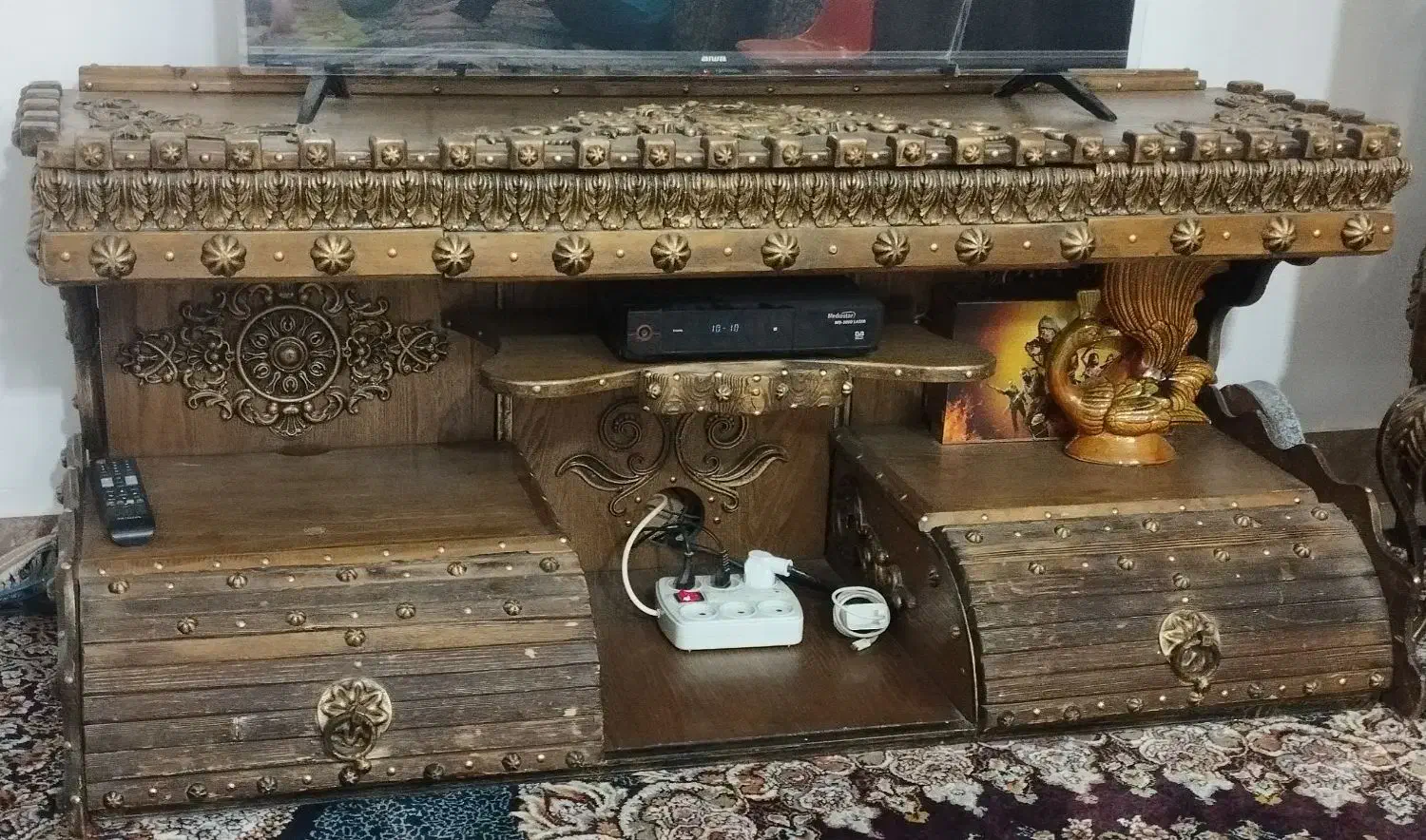 گنجه و ساعت و میز تی وی فرفوژه|بوفه، ویترین، کنسول|مشهد, رده|دیوار