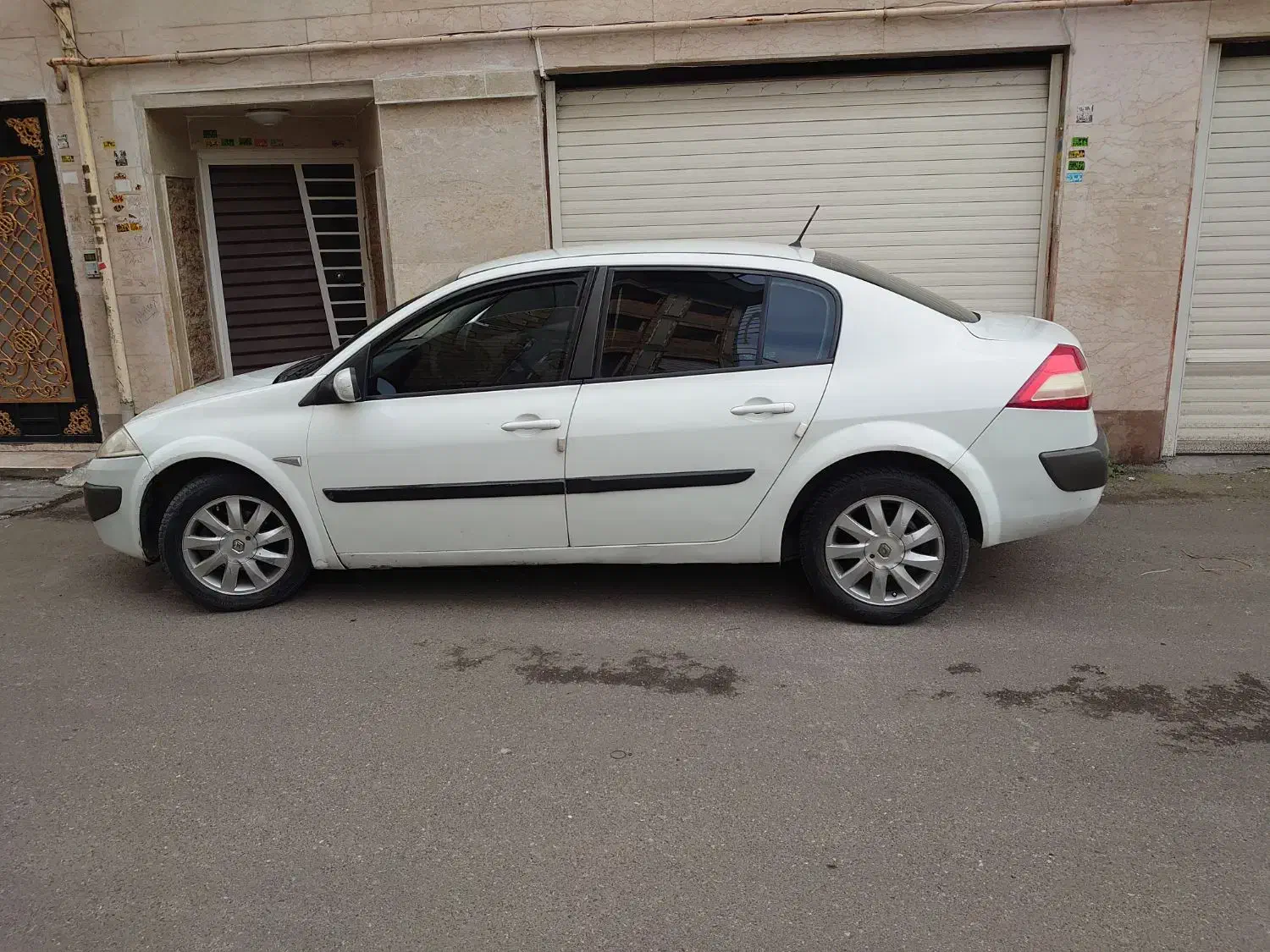 مگان ۲۰۰۰اتومات مدل۹۰|خودرو سواری و وانت|رشت, کاکتوس|دیوار