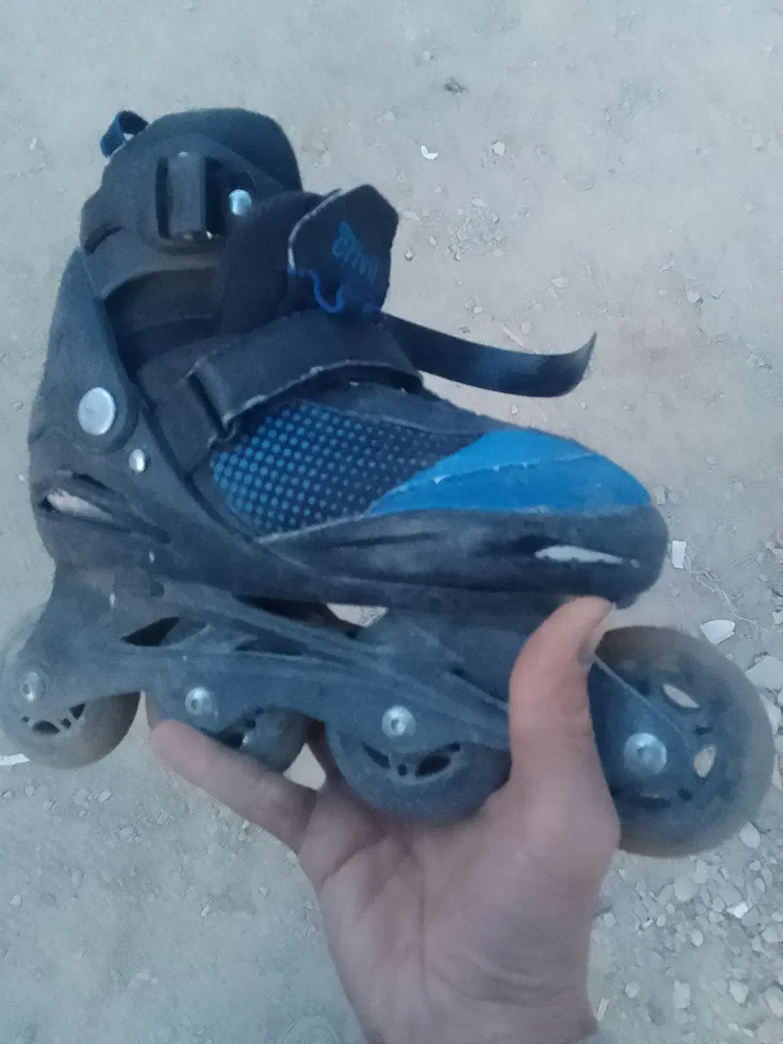 یک لنگه کفش اسکیت  در حد نو|تجهیزات ورزشی|نسیم‌شهر, |دیوار