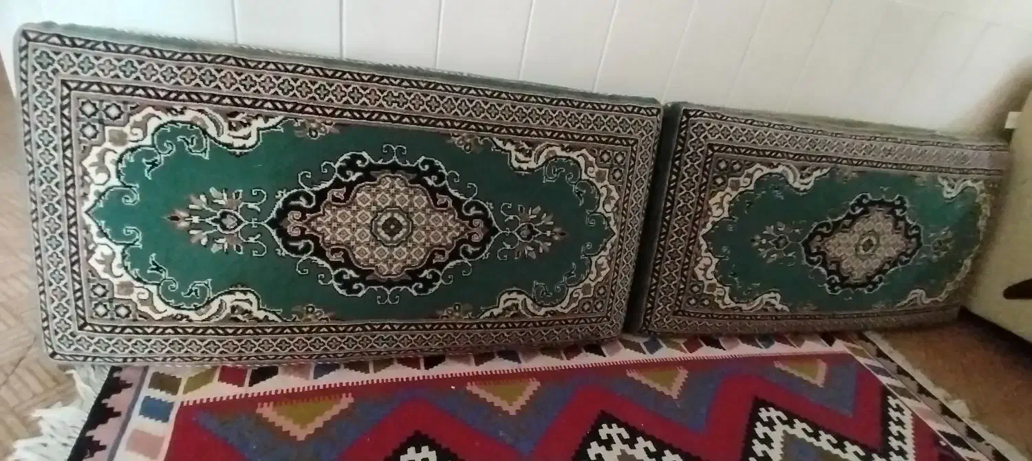 یک جفت مخده در حد نو|پشتی|اصفهان, شیخ اشراق|دیوار